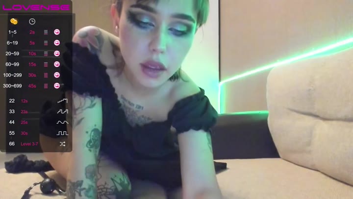 Lily Cam Girl